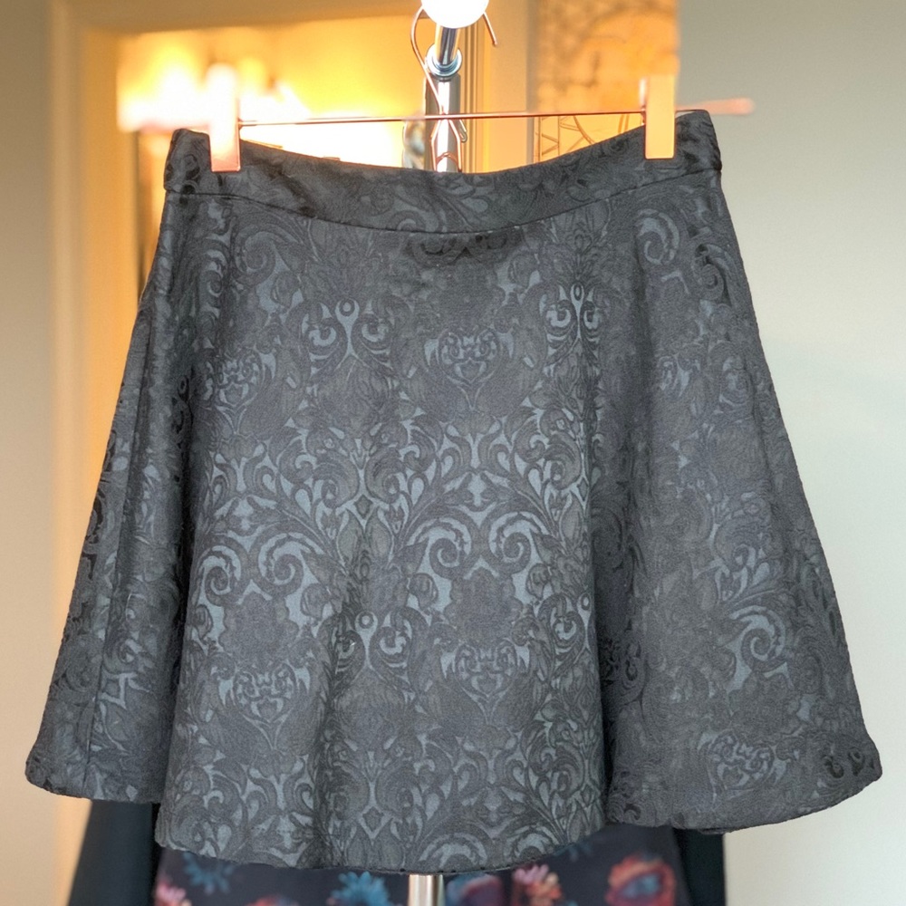 Forever 21 F21 Black Jacquard Skater Skirt M Med